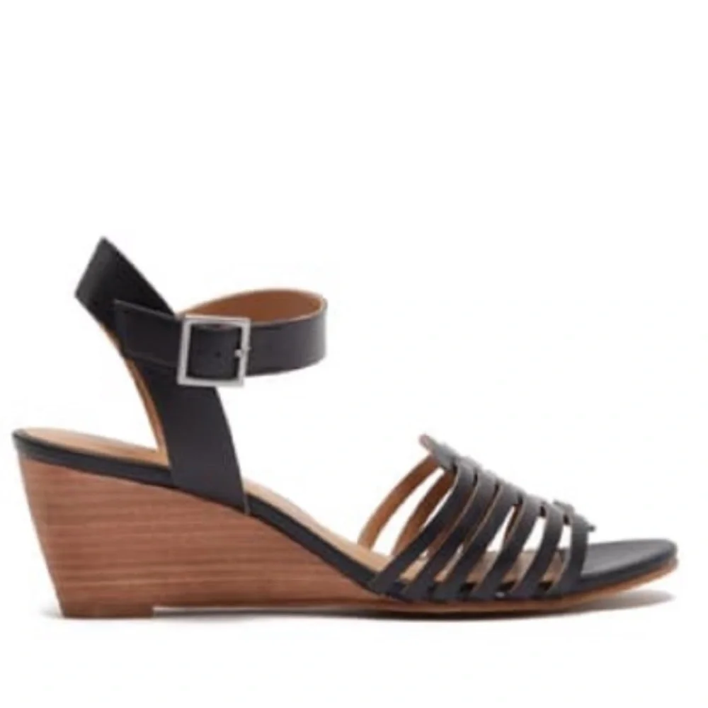 Susina Terra Wedge Sandal Black Size 9 NWOT